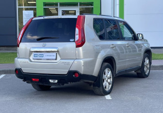 Подержанный автомобиль Nissan X-Trail 2011 года (5 фото)