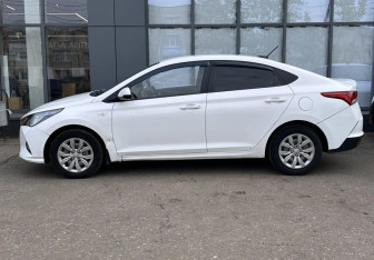 Подержанный автомобиль Hyundai Solaris Sedan 2021 года (6 фото)