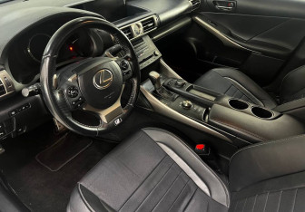 Подержанный автомобиль Lexus IS Sedan 2014 года (11 фото)