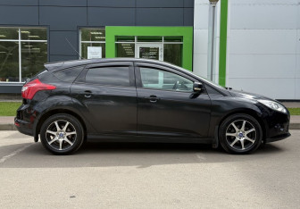 Подержанный автомобиль Ford Focus Hatchback 2012 года (4 фото)