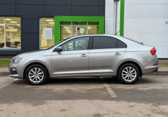Подержанный автомобиль Skoda Rapid Liftback 2020 года (8 фото)