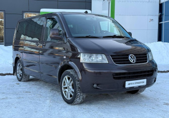 Подержанный автомобиль Volkswagen Multivan 2008 года (3 фото)