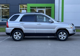 Подержанный автомобиль Kia Sportage 2009 года (4 фото)