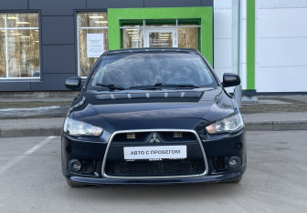 Подержанный автомобиль Mitsubishi Lancer Sedan 2011 года (2 фото)