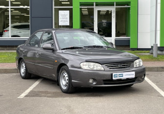 Подержанный автомобиль Kia Spectra Sedan 2006 года (3 фото)