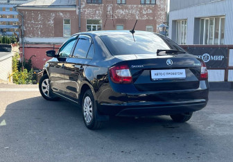 Подержанный автомобиль Skoda Rapid Liftback 2019 года (7 фото)
