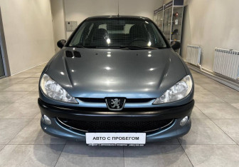 Подержанный автомобиль Peugeot 206 Sedan 2008 года (2 фото)