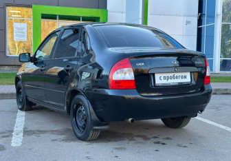Подержанный автомобиль LADA (ВАЗ) Kalina Sedan 2010 года (7 фото)