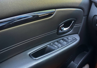 Подержанный автомобиль Renault Scenic 2015 года (16 фото)