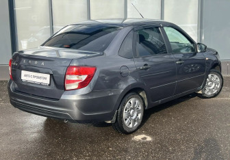 Подержанный автомобиль LADA (ВАЗ) Granta Sedan 2019 года (6 фото)