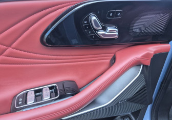 Подержанный автомобиль Exeed RX 2023 года (14 фото)