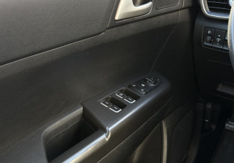 Подержанный автомобиль Kia Sportage 2018 года (15 фото)