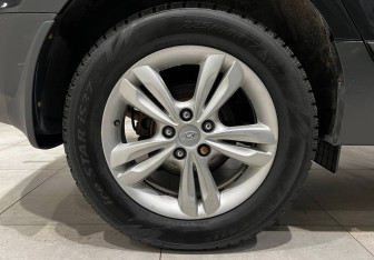 Подержанный автомобиль Hyundai ix35 2012 года (9 фото)