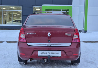 Подержанный автомобиль Renault Logan Sedan 2011 года (6 фото)