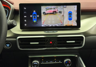 Подержанный автомобиль Geely Coolray 2023 года (12 фото)