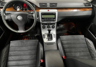 Подержанный автомобиль Volkswagen Passat Sedan 2010 года (11 фото)