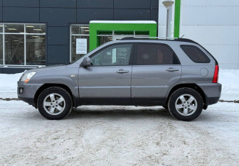 Подержанный автомобиль Kia Sportage 2009 года (8 фото)
