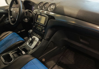 Подержанный автомобиль Ford S-MAX 2011 года (13 фото)