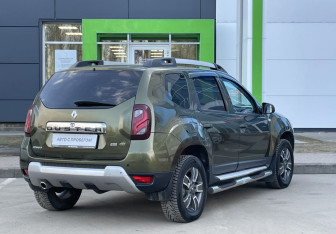 Подержанный автомобиль Renault Duster 2015 года (5 фото)