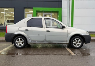 Подержанный автомобиль Renault Logan Sedan 2007 года (4 фото)