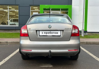 Подержанный автомобиль Skoda Octavia Liftback 2013 года (5 фото)