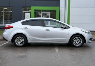Подержанный автомобиль Kia Cerato Sedan 2013 года (4 фото)