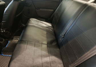 Подержанный автомобиль Renault Logan Sedan 2012 года (13 фото)