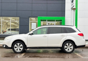 Подержанный автомобиль Subaru Outback Wagon 2011 года (8 фото)