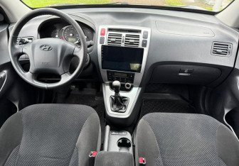 Подержанный автомобиль Hyundai Tucson 2008 года (9 фото)