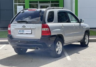 Подержанный автомобиль Kia Sportage 2006 года (5 фото)
