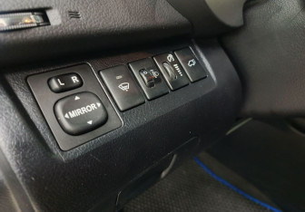 Подержанный автомобиль Toyota Highlander 2011 года (16 фото)