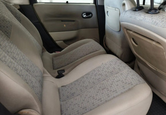 Подержанный автомобиль Renault Scenic 2006 года (12 фото)