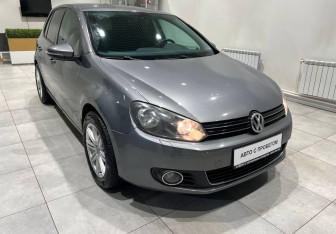 Подержанный автомобиль Volkswagen Golf Hatchback 2012 года (3 фото)