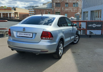 Подержанный автомобиль Volkswagen Polo Sedan 2016 года (6 фото)