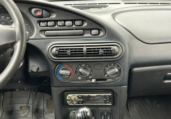 Подержанный автомобиль Chevrolet Niva 2012 года (13 фото)