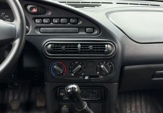 Подержанный автомобиль Chevrolet Niva 2015 года (12 фото)