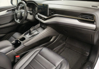 Подержанный автомобиль Haval F7 2022 года (11 фото)