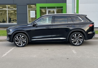 Подержанный автомобиль Geely Monjaro 2022 года (8 фото)
