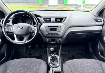 Подержанный автомобиль Kia Rio Sedan 2014 года (11 фото)