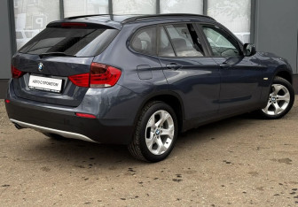 Подержанный автомобиль BMW X1 2012 года (6 фото)