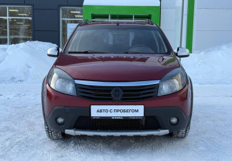 Подержанный автомобиль Renault Sandero 2011 года (2 фото)