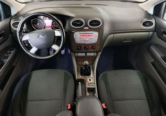 Подержанный автомобиль Ford Focus Sedan 2008 года (9 фото)