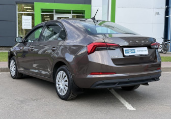Подержанный автомобиль Skoda Rapid Liftback 2020 года (7 фото)