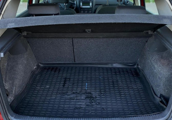 Подержанный автомобиль Volkswagen Golf Hatchback 2008 года (14 фото)