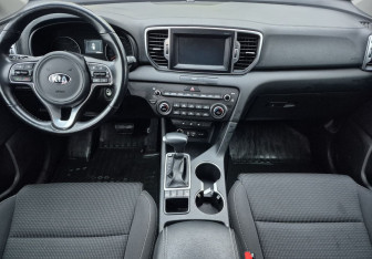 Подержанный автомобиль Kia Sportage 2018 года (9 фото)