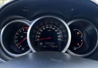 Подержанный автомобиль Suzuki Grand Vitara 2010 года (12 фото)