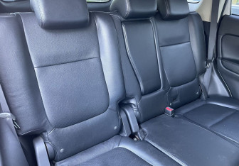 Подержанный автомобиль Mitsubishi Outlander 2014 года (11 фото)