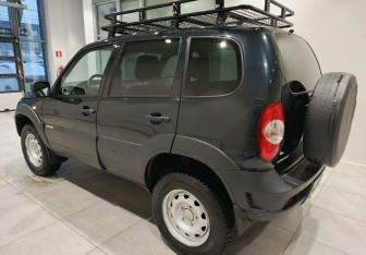 Подержанный автомобиль Chevrolet Niva 2017 года (6 фото)