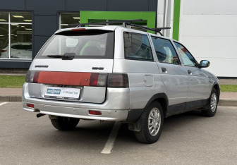 Подержанный автомобиль LADA (ВАЗ) 2111 2004 года (5 фото)