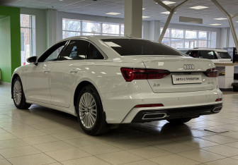 Подержанный автомобиль Audi A6 Sedan 2019 года (7 фото)